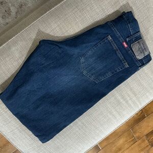 Men's Wrangler’s Relaxed Fit Stonewashed Blue Jeans
